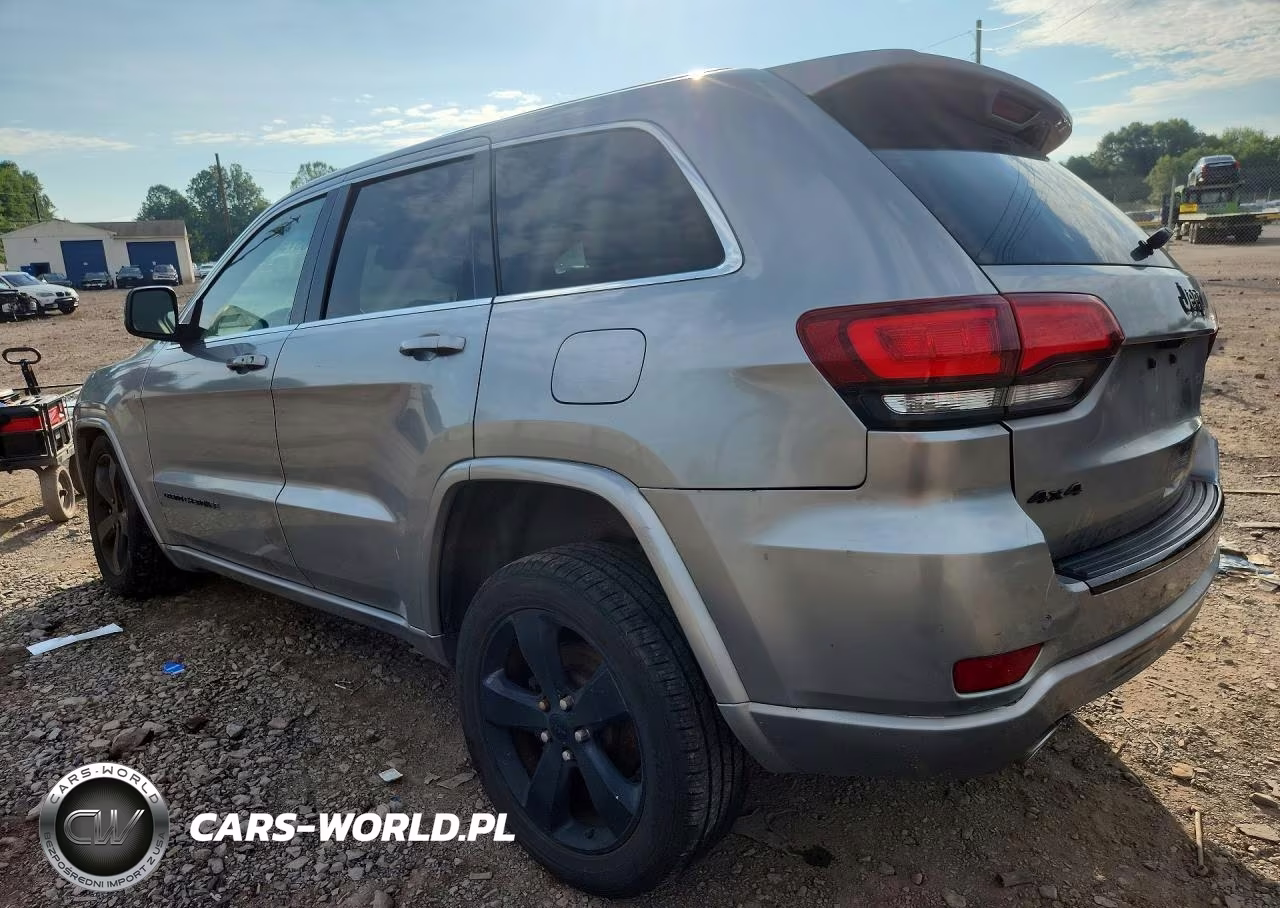 2015 Jeep Grand Cherokee Laredo VIN:1C4RJFAGXFC227352 - 2