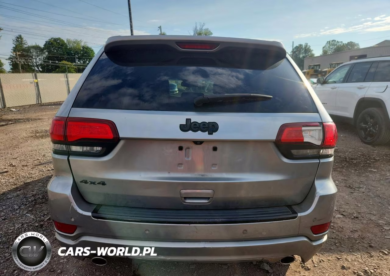 2015 Jeep Grand Cherokee Laredo VIN:1C4RJFAGXFC227352 - 6