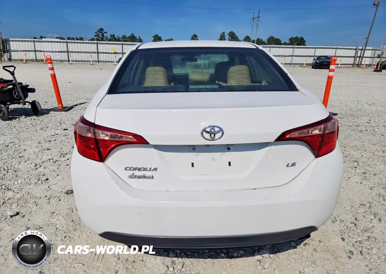 2018 Toyota Corolla Le VIN:5YFBURHE0JP847187 - 6