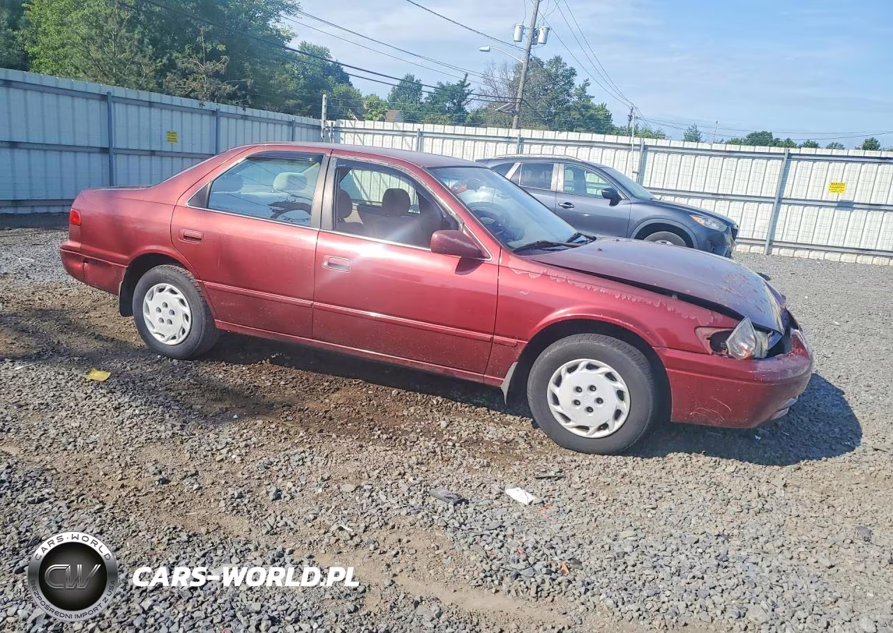 1999 Toyota Camry Le VIN:4T1BG22K0XU461843 - 4