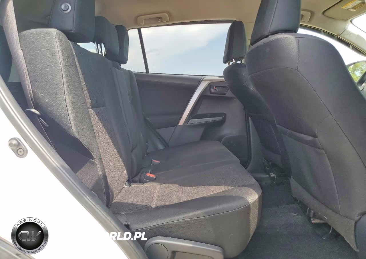 2017 Toyota Rav4 Le VIN:JTMBFREV0HJ137607 - 11