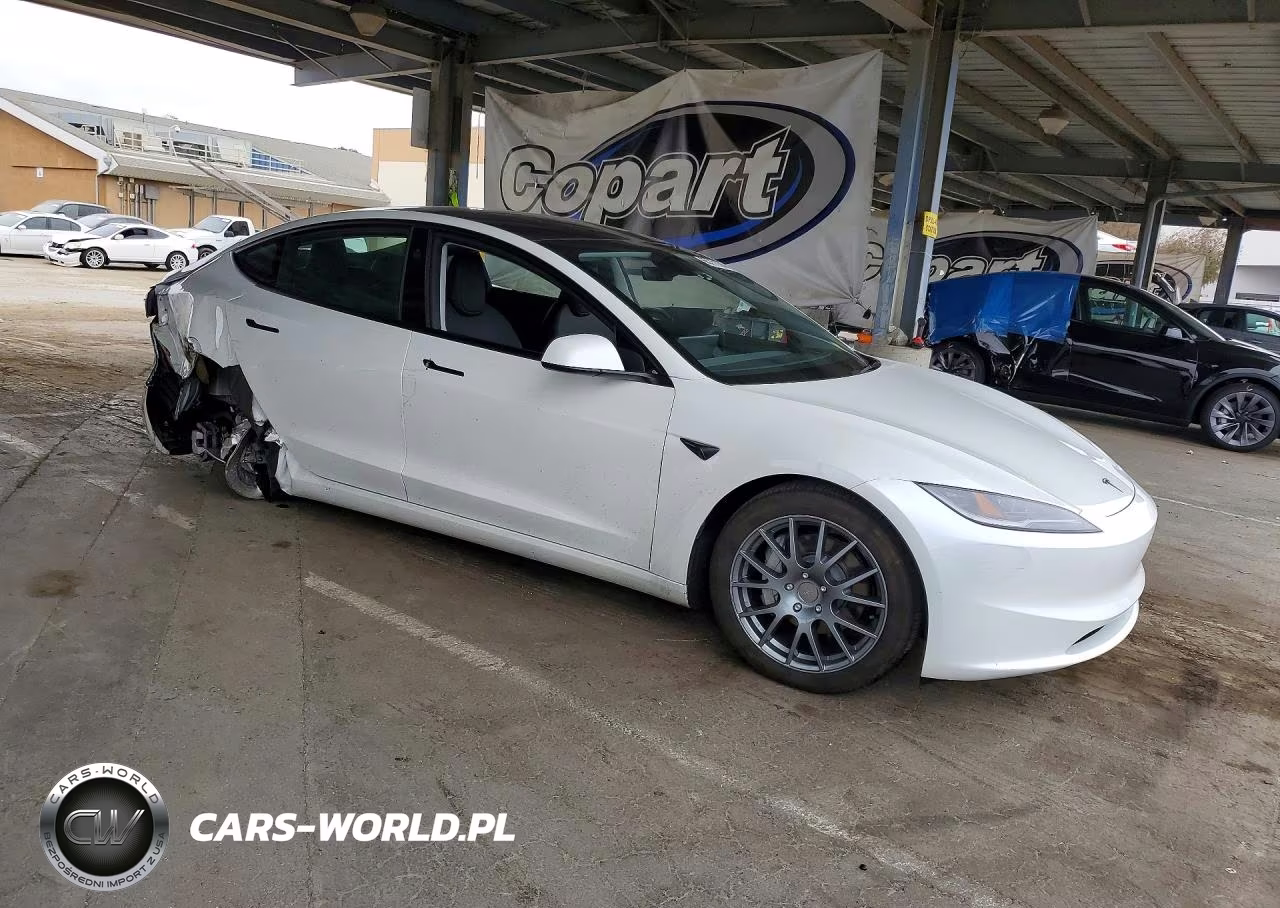 2025 Tesla Model 3 VIN:5YJ3E1EA8SF123121 - 4