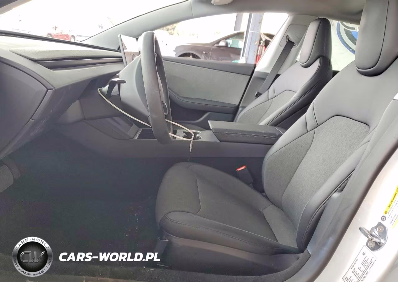 2025 Tesla Model 3 VIN:5YJ3E1EA8SF123121 - 7