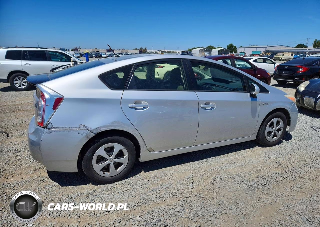 2012 Toyota Prius Two VIN:JTDKN3DU7C1587806 - 3