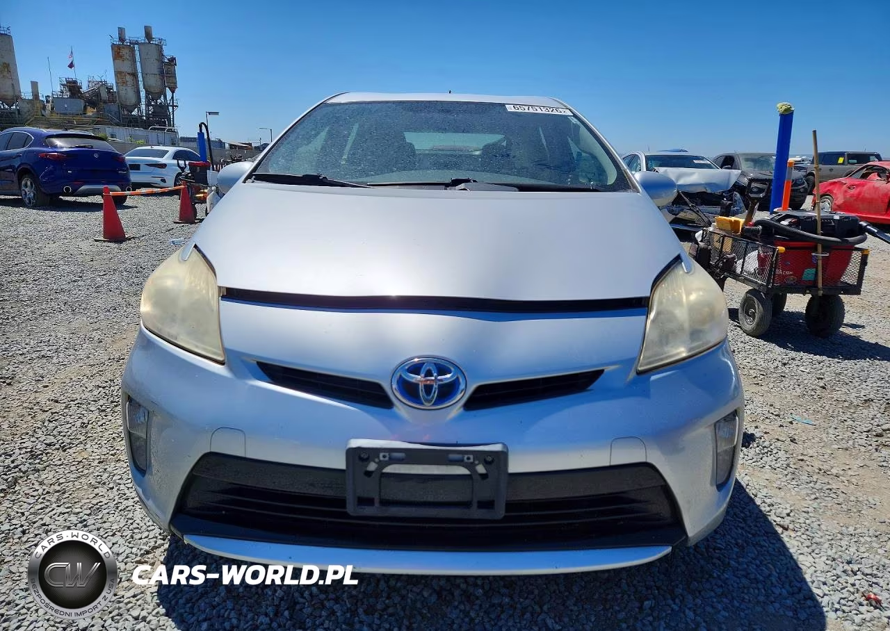 2012 Toyota Prius Two VIN:JTDKN3DU7C1587806 - 5