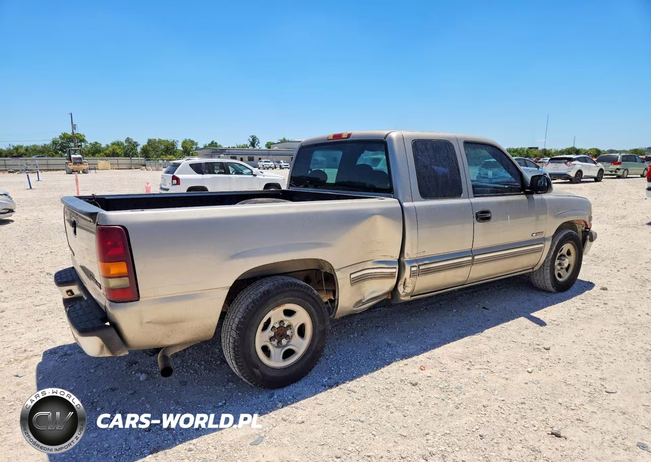 2002 Chevrolet Silverado C1500 VIN:2GCEC19V721336981 - 3