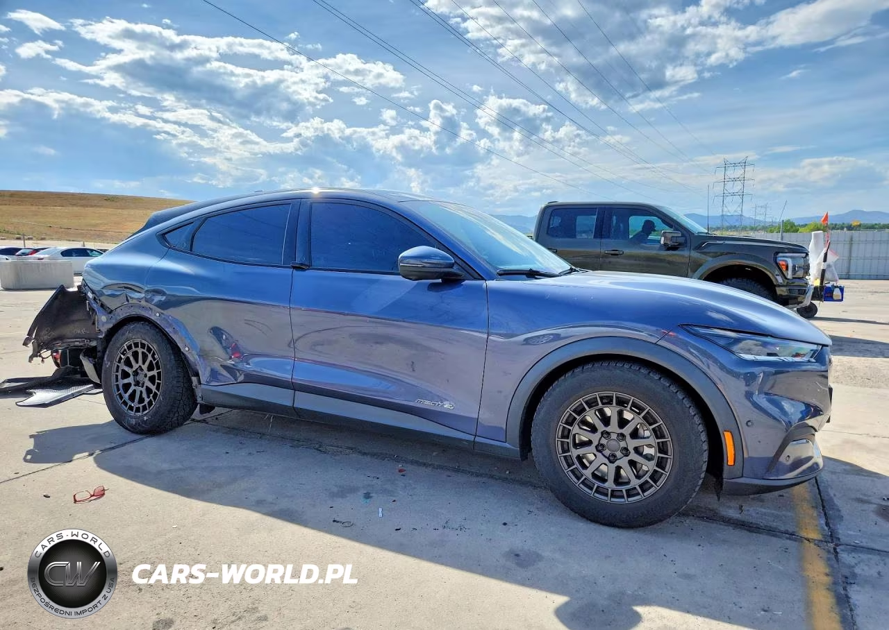 2021 Ford Mustang Mach-E Select VIN:3FMTK1SS0MMA21246 - 4