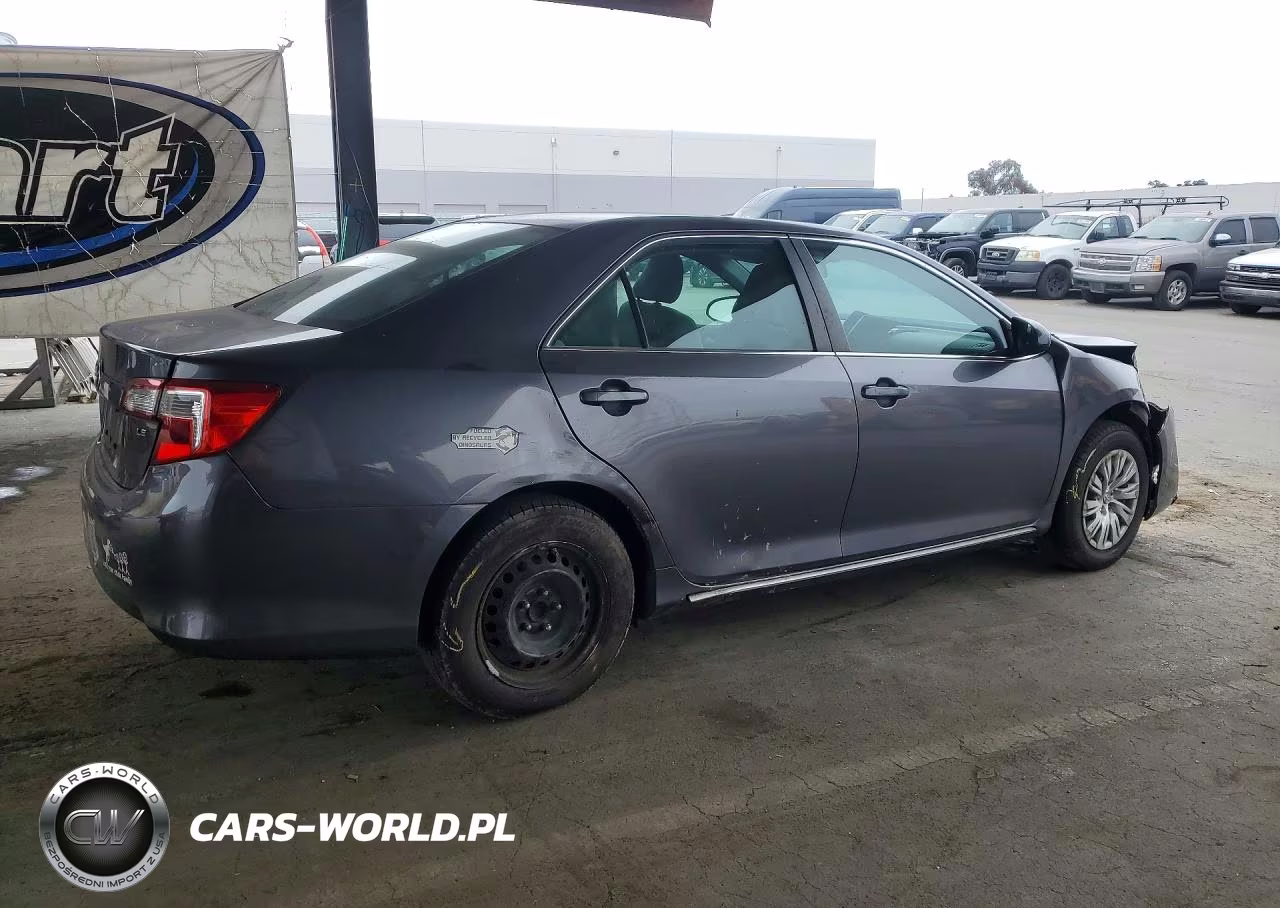 2014 Toyota Camry Le VIN:4T4BF1FK8ER378168 - 3