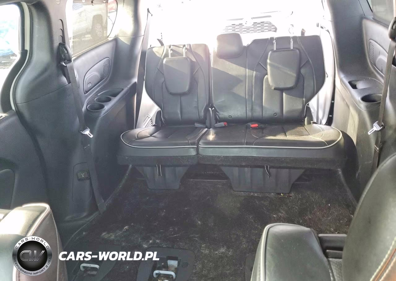 2020 Chrysler Pacifica Hybrid Limited VIN:2C4RC1N73LR287550 - 10