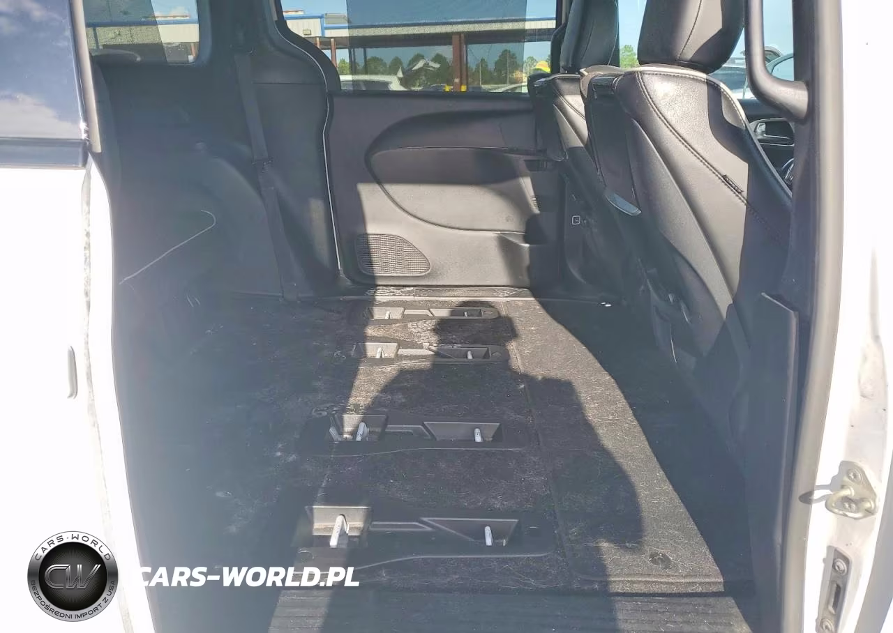2020 Chrysler Pacifica Hybrid Limited VIN:2C4RC1N73LR287550 - 11