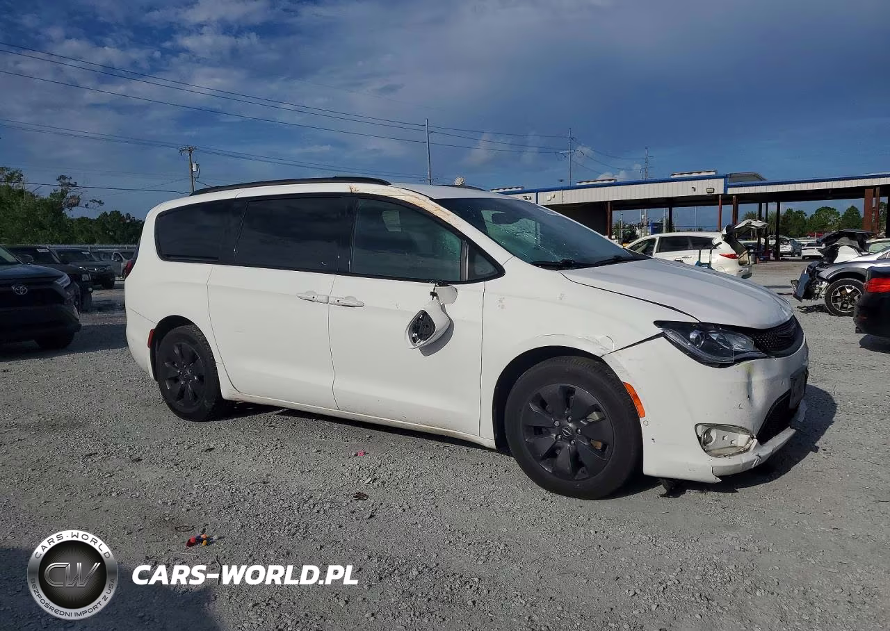 2020 Chrysler Pacifica Hybrid Limited VIN:2C4RC1N73LR287550 - 4