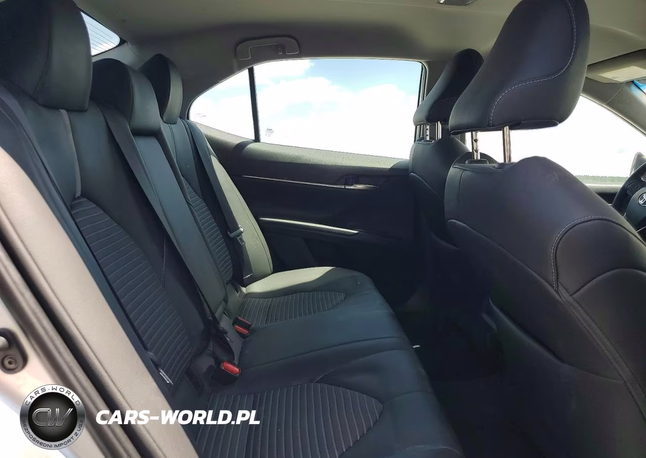 2018 Toyota Camry Se VIN:4T1B11HK6JU065104 - 10