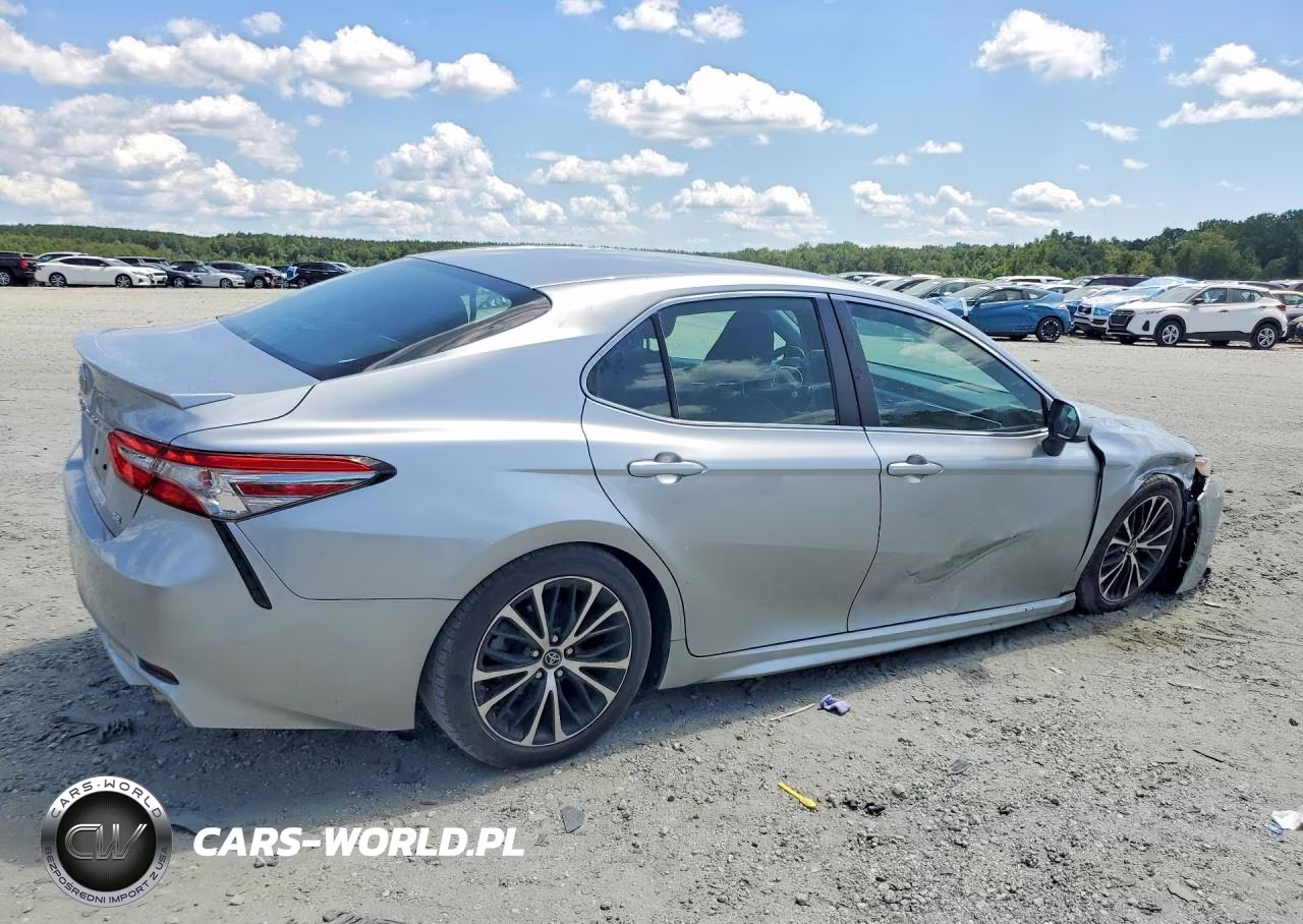 2018 Toyota Camry Se VIN:4T1B11HK6JU065104 - 3