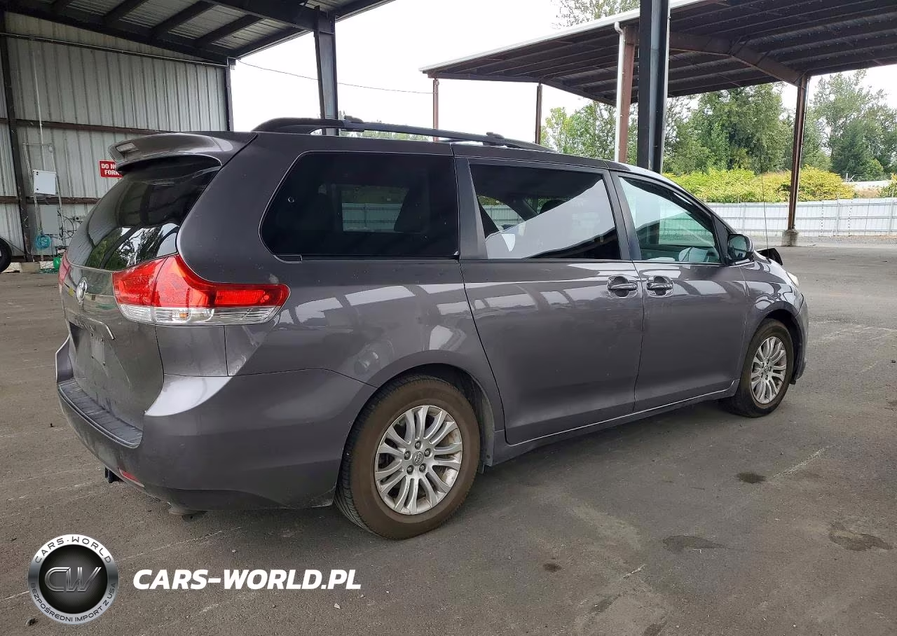 2011 Toyota Sienna Xle 8-Passenger VIN:5TDYK3DC6BS161701 - 3