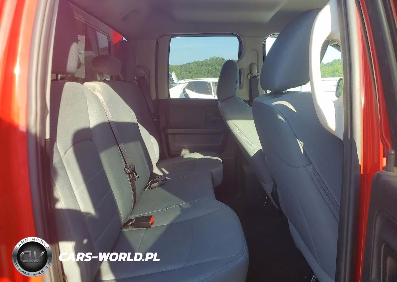 2019 Ram 1500 Classic Tradesman VIN:1C6RR6FG5KS727461 - 10