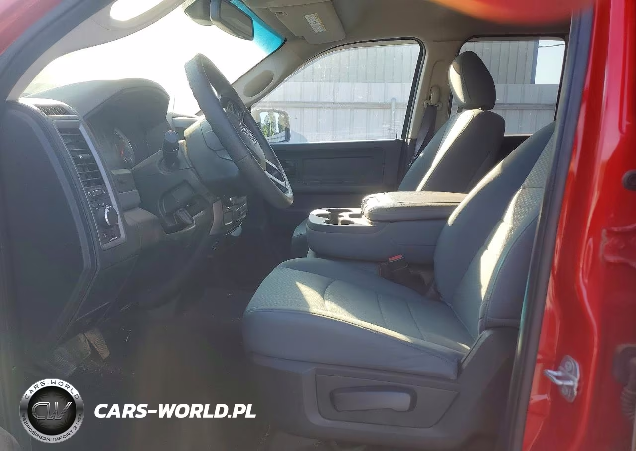 2019 Ram 1500 Classic Tradesman VIN:1C6RR6FG5KS727461 - 7