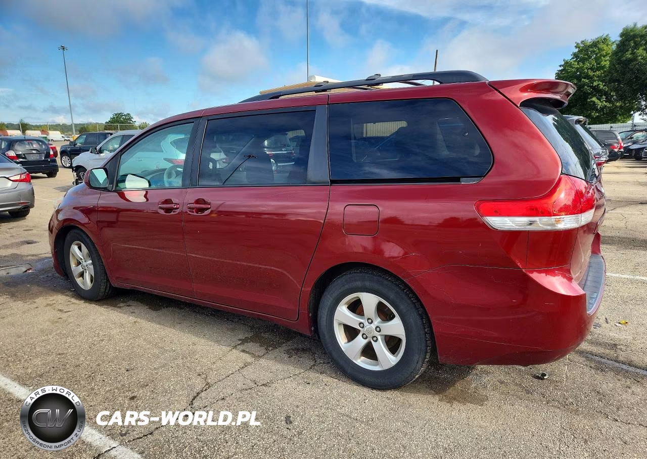 2012 Toyota Sienna Le VIN:5TDKK3DC6CS208961 - 2