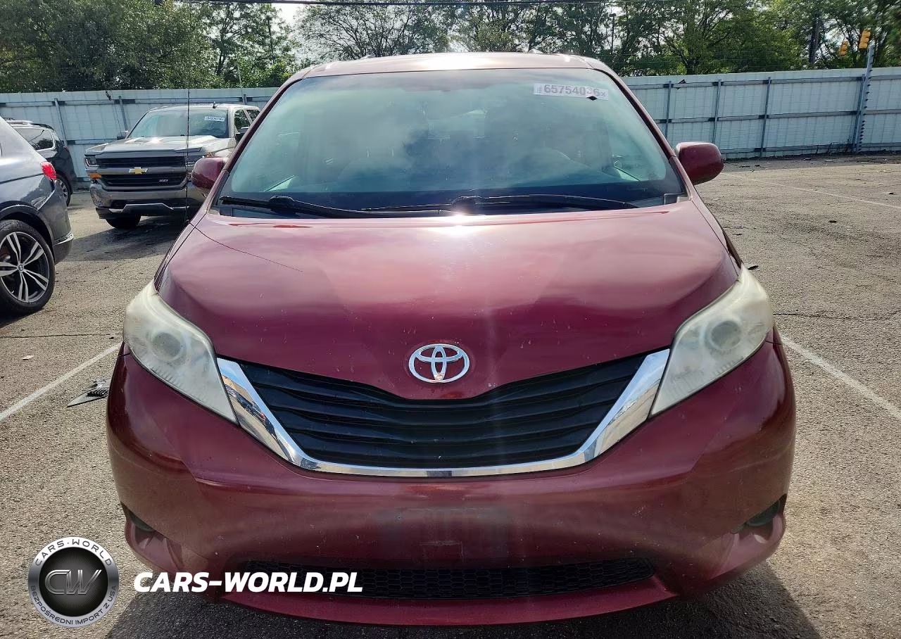 2012 Toyota Sienna Le VIN:5TDKK3DC6CS208961 - 5