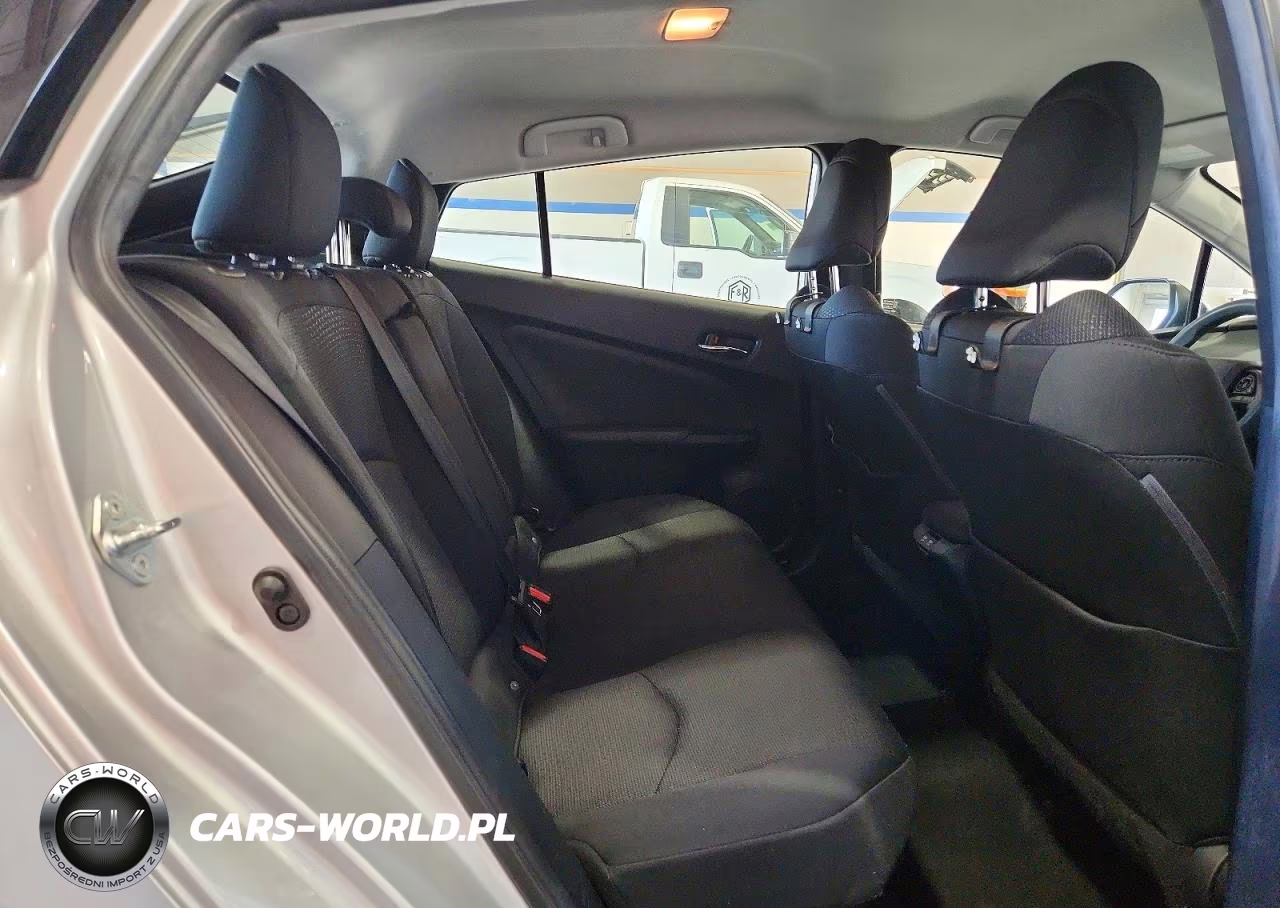 2021 Toyota Prius Le VIN:JTDKAMFU9M3147350 - 10
