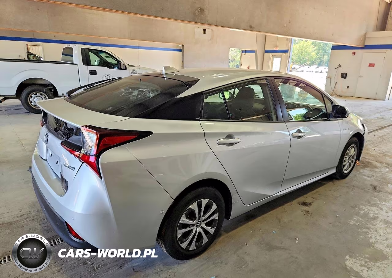 2021 Toyota Prius Le VIN:JTDKAMFU9M3147350 - 3