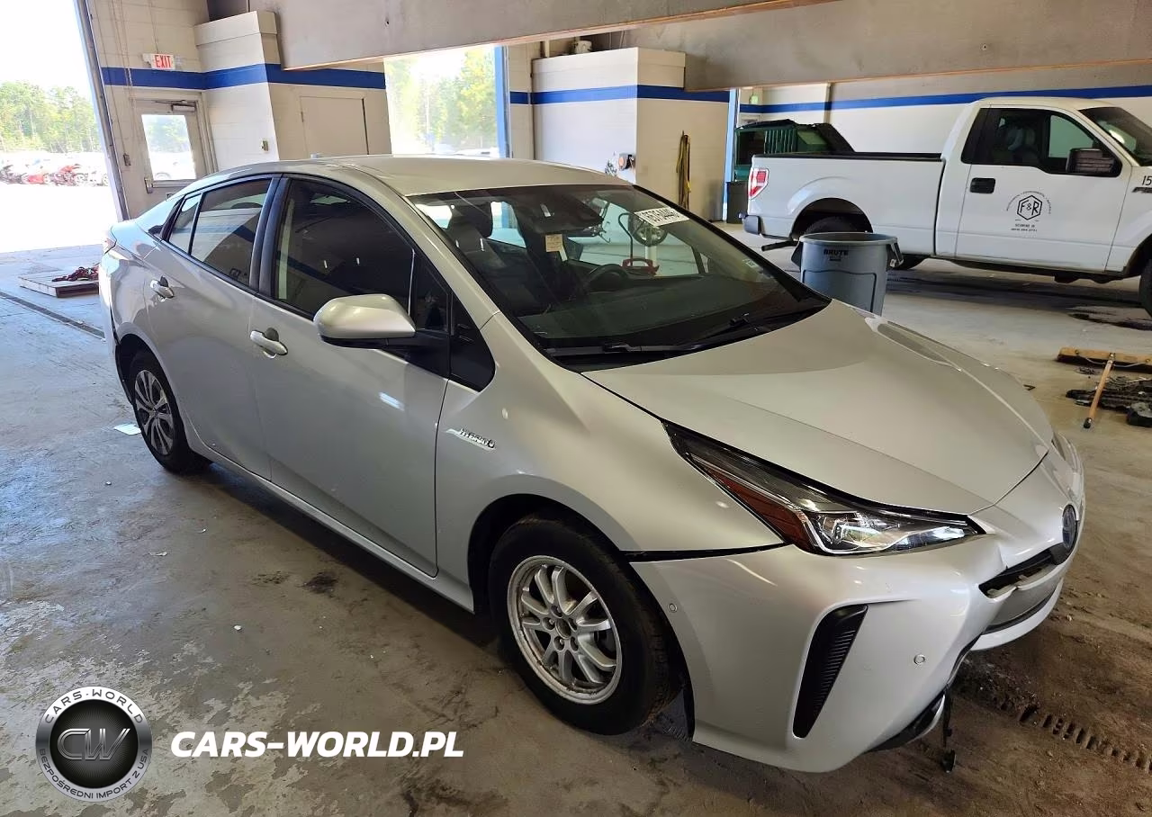 2021 Toyota Prius Le VIN:JTDKAMFU9M3147350 - 4