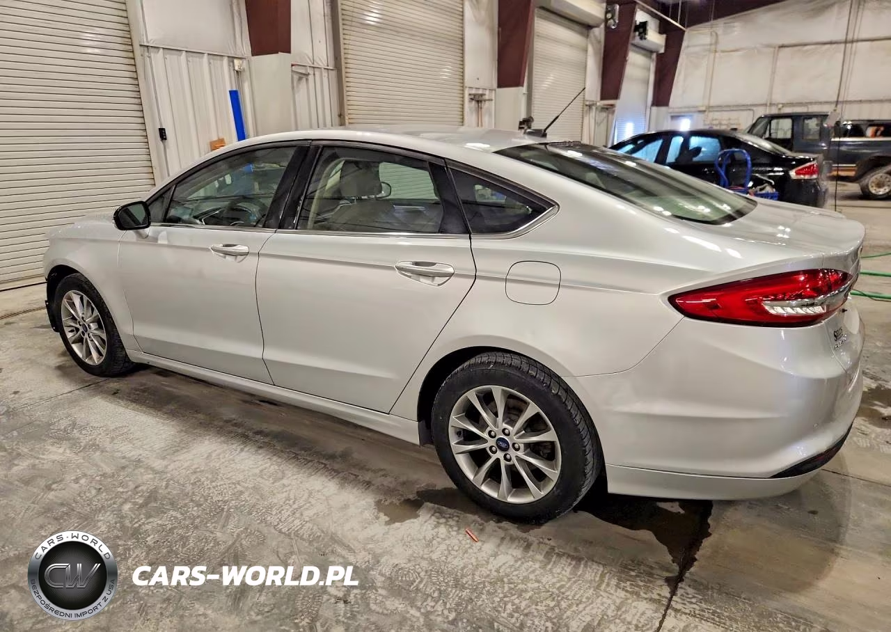 2017 Ford Fusion Se VIN:3FA6P0H71HR383228 - 2