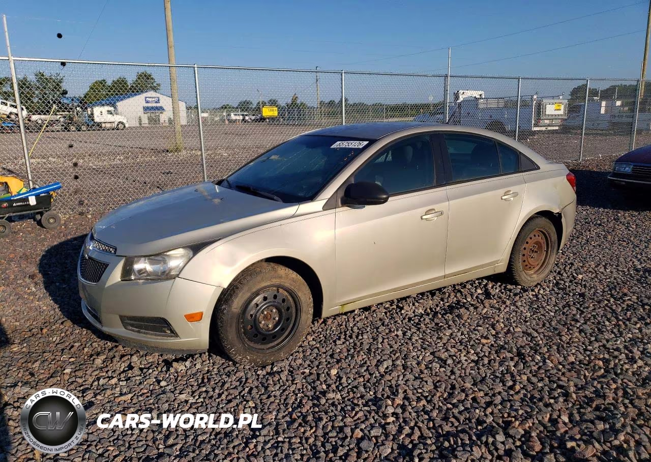 2013 Chevrolet Cruze Ls – zdjęcie 1 z 13