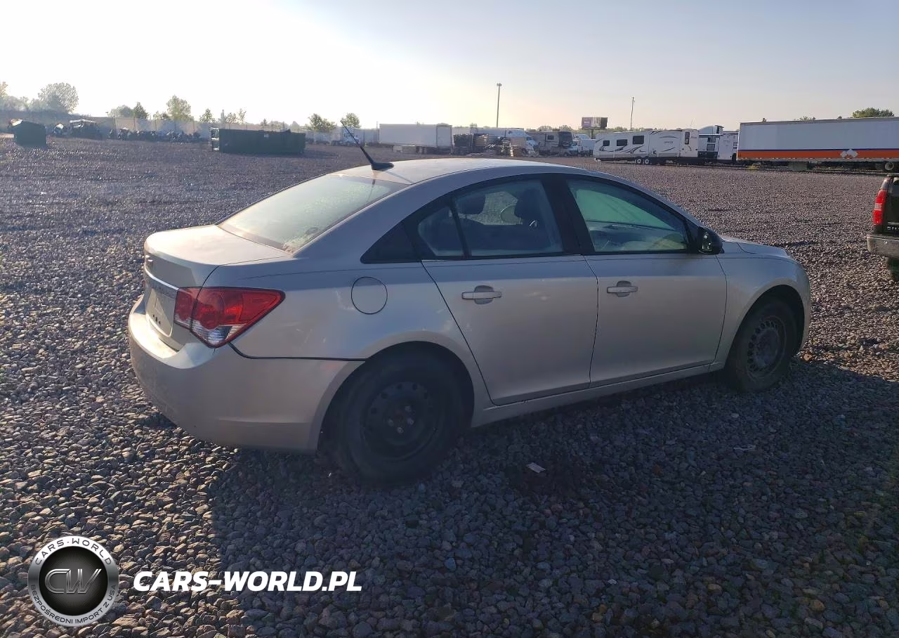 2013 Chevrolet Cruze Ls VIN:1G1PA5SH8D7209374 - 3