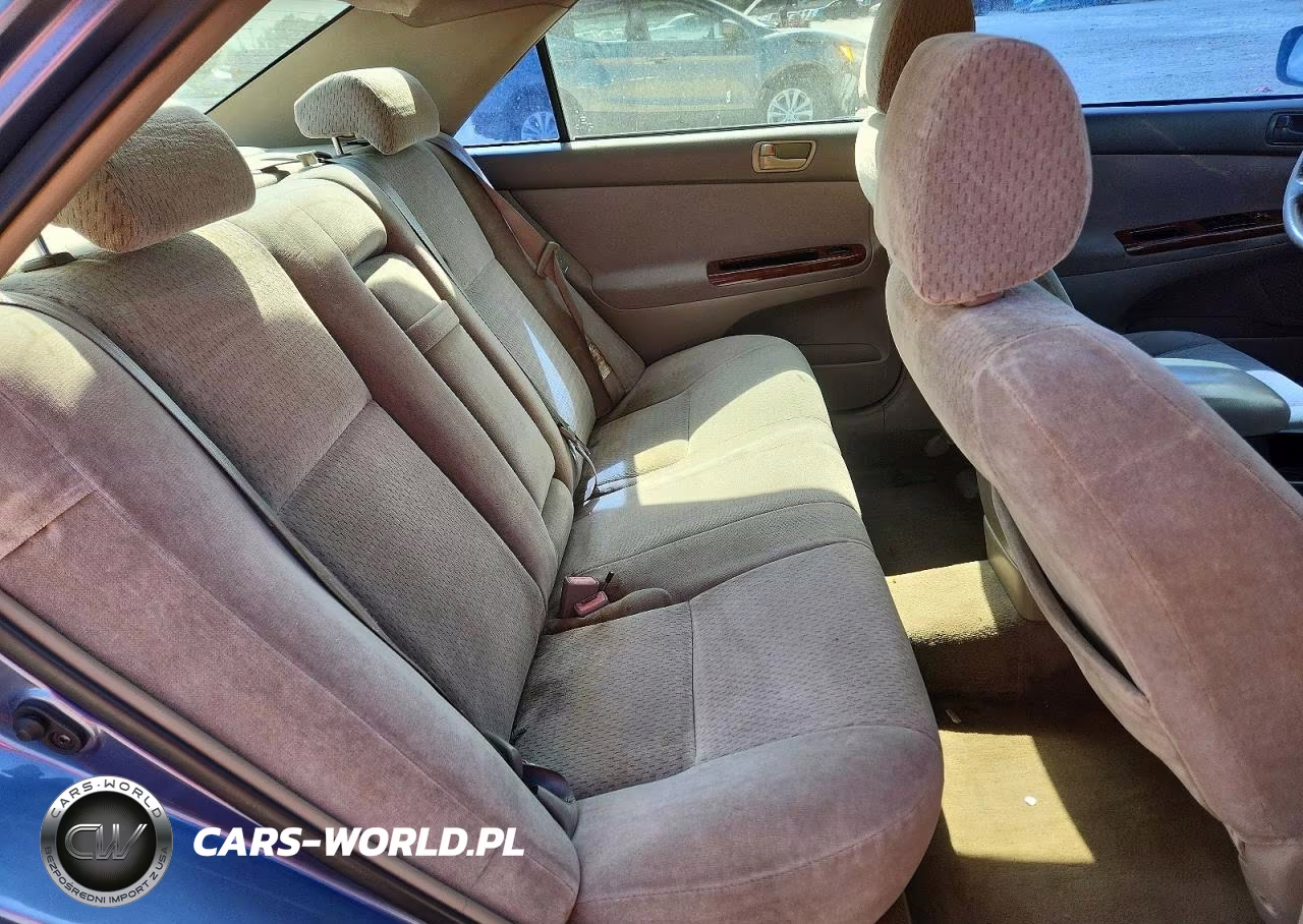 2002 Toyota Camry Le VIN:4T1BE32K82U509190 - 10