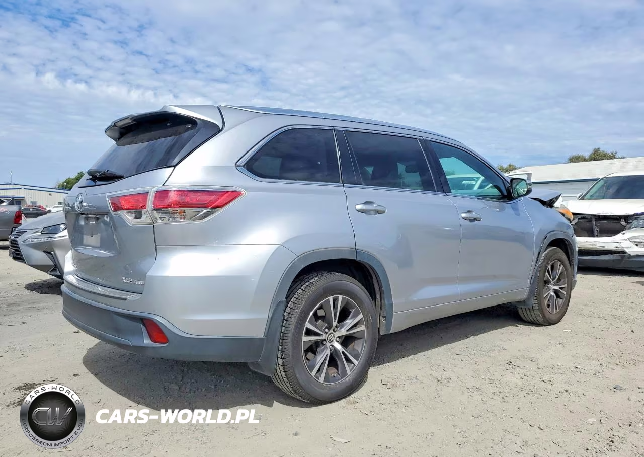 2016 Toyota Highlander Xle VIN:5TDJKRFH2GS307273 - 3
