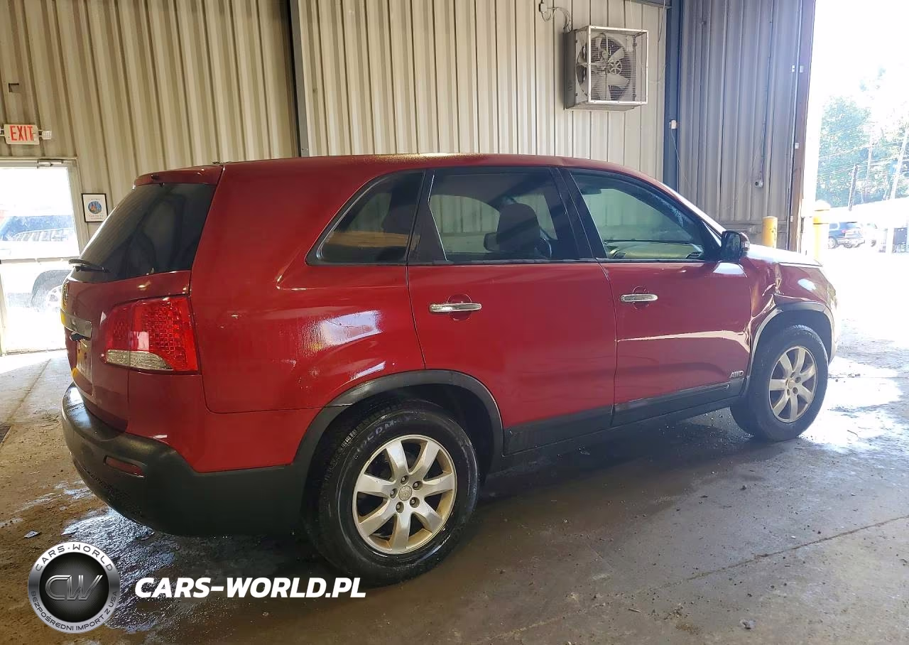 2011 Kia Sorento Lx VIN:5XYKTCA1XBG054038 - 3
