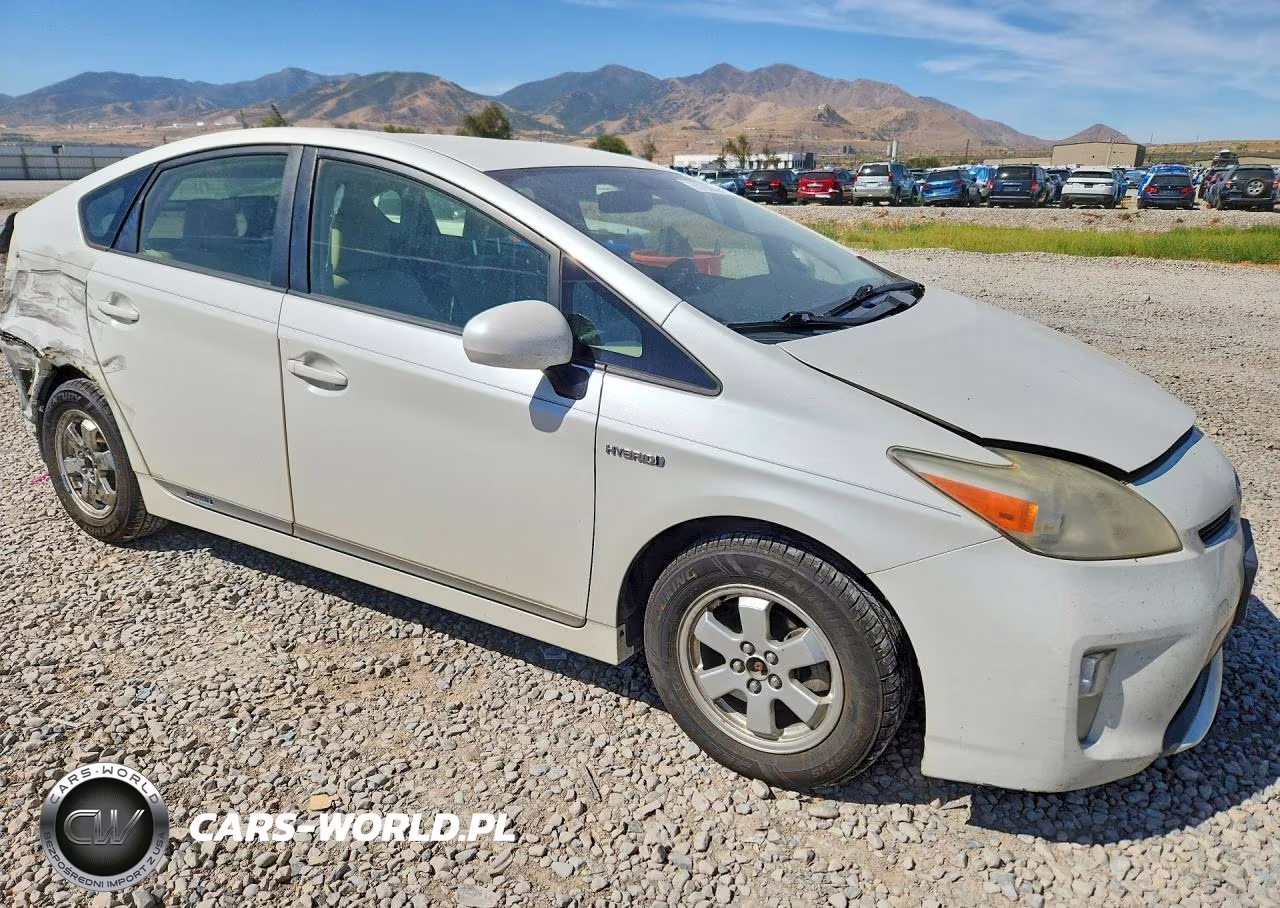 2012 Toyota Prius Two VIN:JTDKN3DU5C1546882 - 4