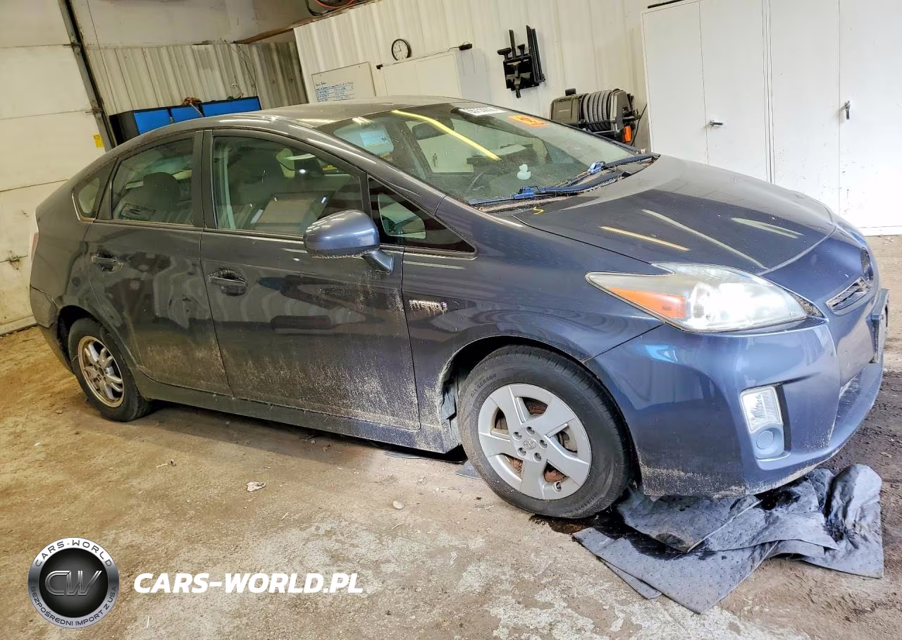 2011 Toyota Prius Two VIN:JTDKN3DU6B1414003 - 4