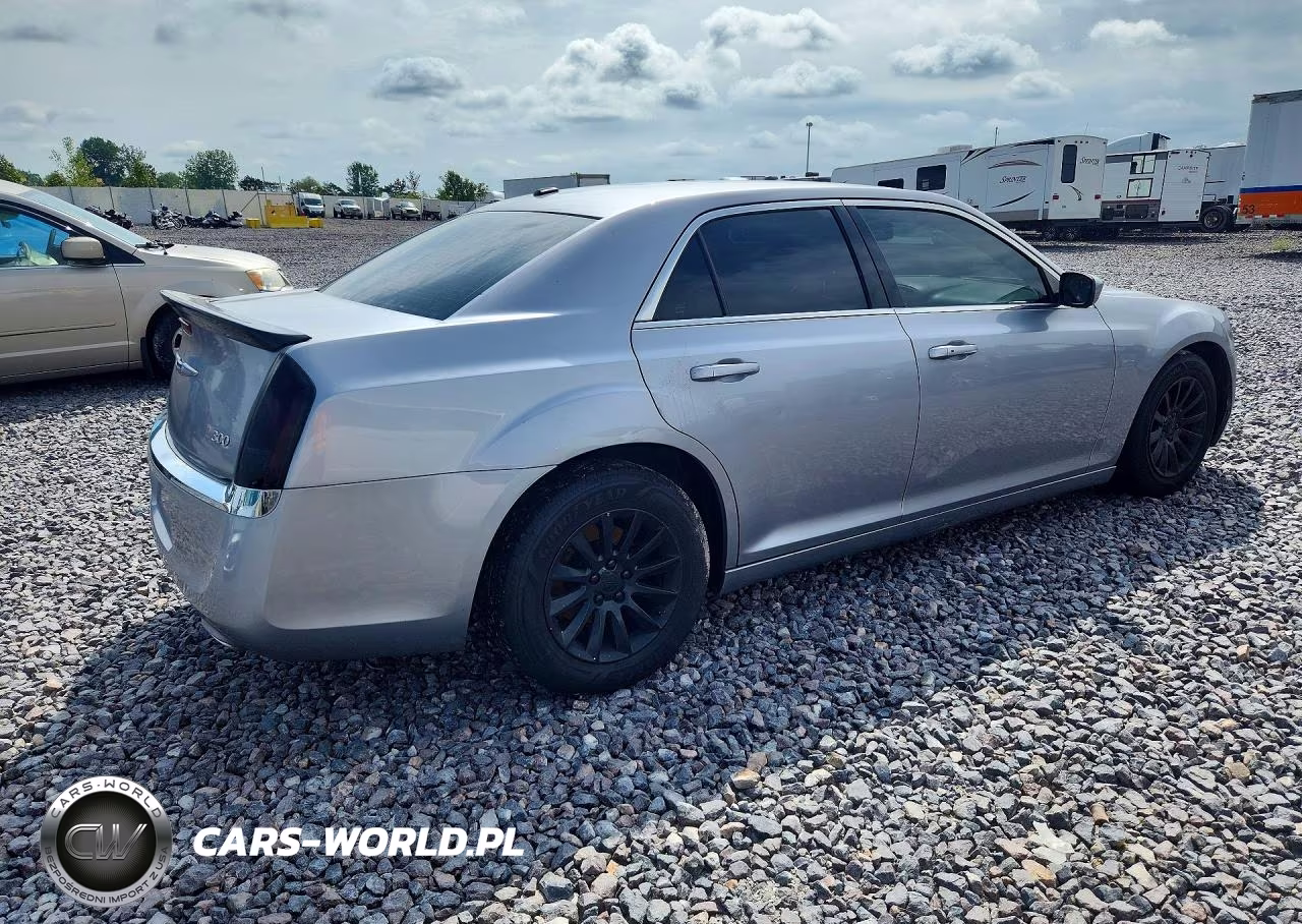 2014 Chrysler 300 VIN:2C3CCAAG5EH327216 - 3