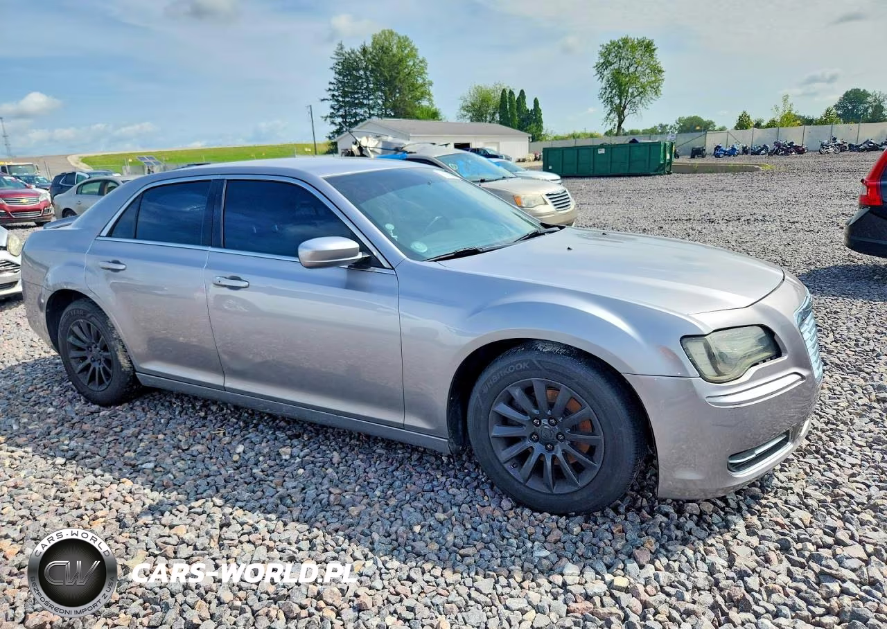 2014 Chrysler 300 VIN:2C3CCAAG5EH327216 - 4