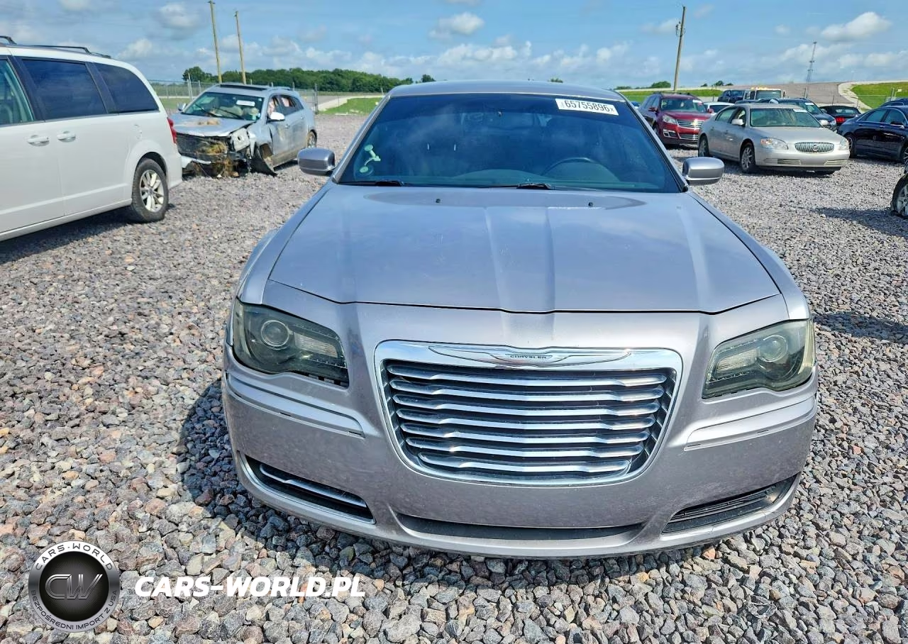 2014 Chrysler 300 VIN:2C3CCAAG5EH327216 - 5
