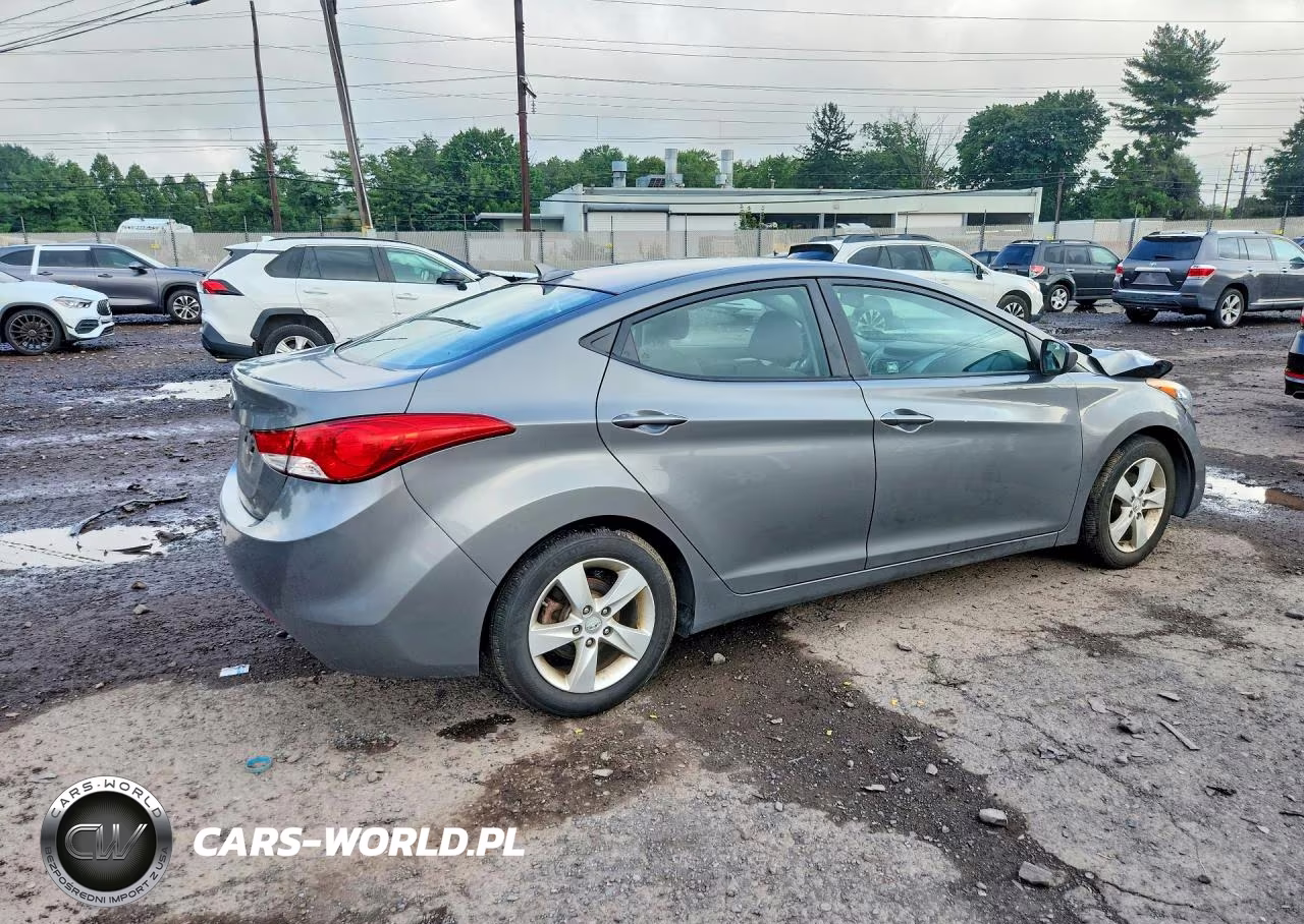 2013 Hyundai Elantra Gls VIN:5NPDH4AE3DH205137 - 3