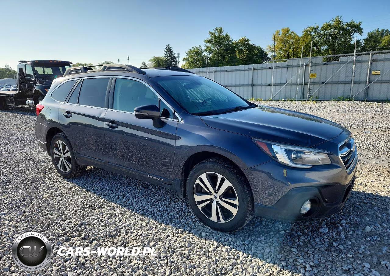 2018 Subaru Outback 3.6R Limited VIN:4S4BSENC3J3252288 - 4