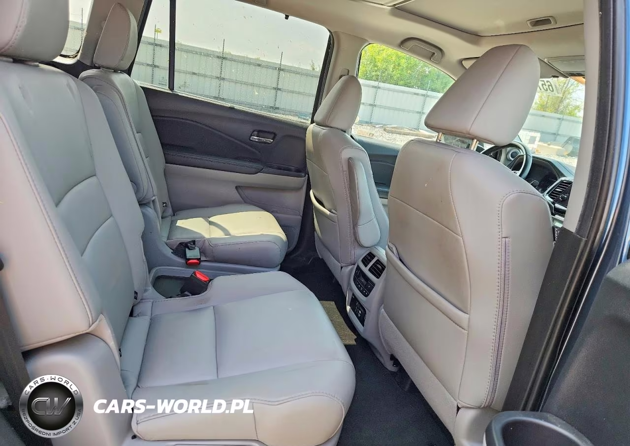 2019 Honda Pilot Touring VIN:5FNYF6H60KB091014 - 11