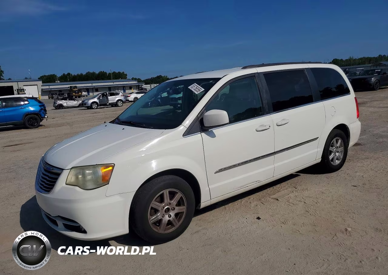 2011 Chrysler Town & Country Touring – zdjęcie 1 z 13
