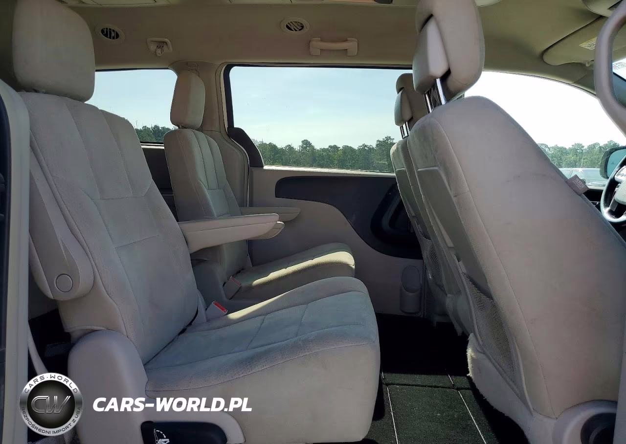 2011 Chrysler Town & Country Touring VIN:2A4RR5DG6BR703607 - 11