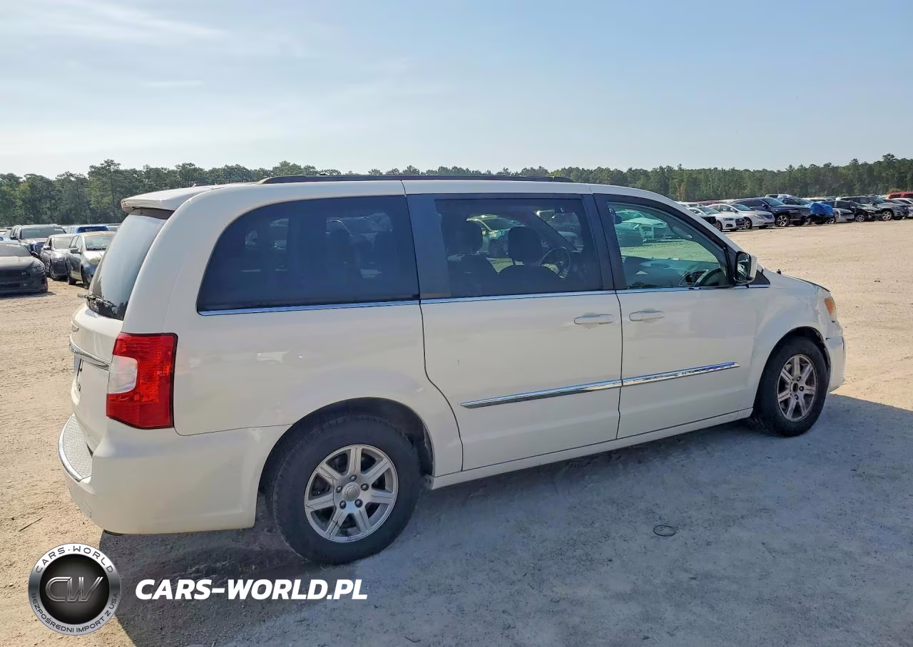 2011 Chrysler Town & Country Touring VIN:2A4RR5DG6BR703607 - 3