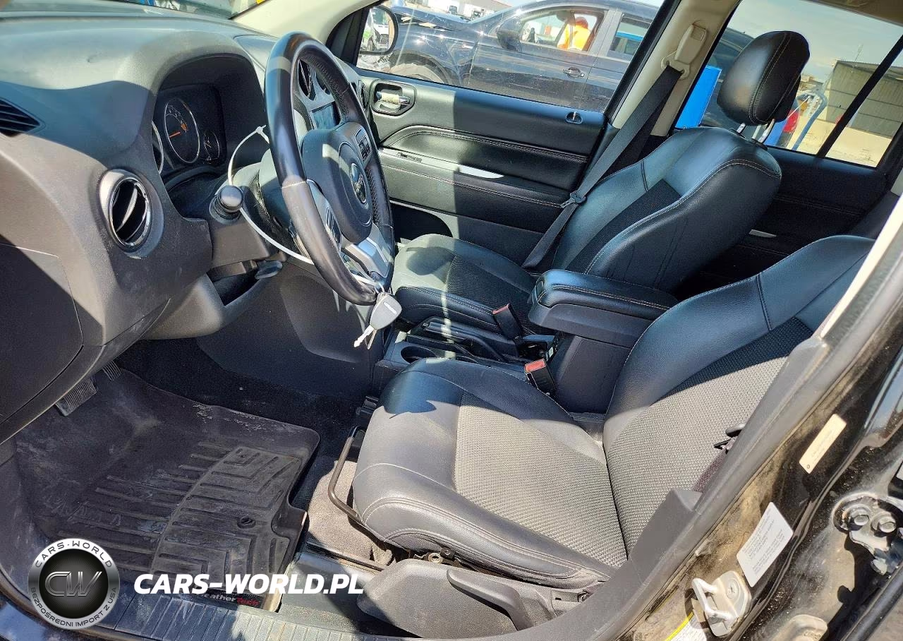 2015 Jeep Compass Latitude VIN:1C4NJDEB9FD163090 - 7