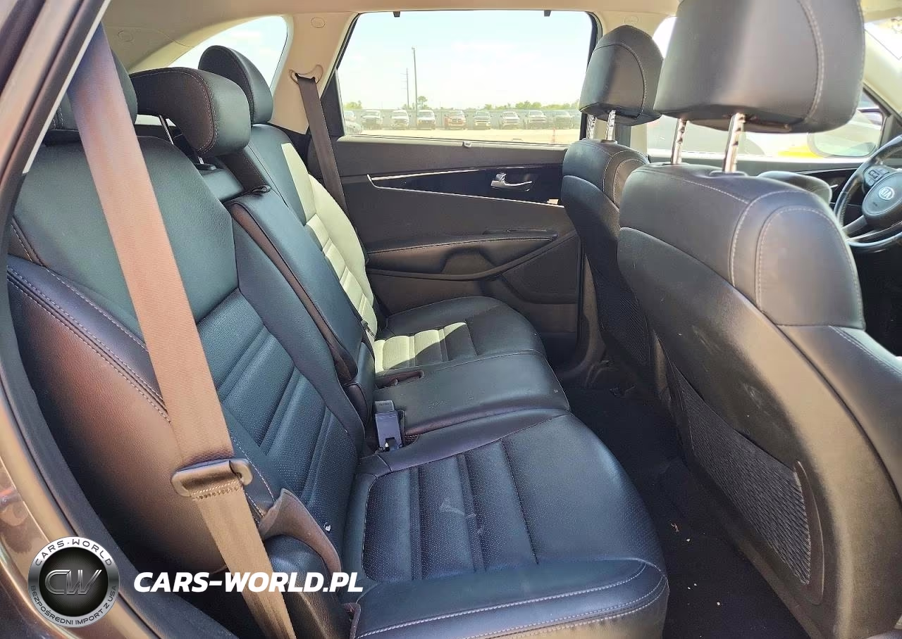 2017 Kia Sorento Ex VIN:5XYPH4A17HG251190 - 11