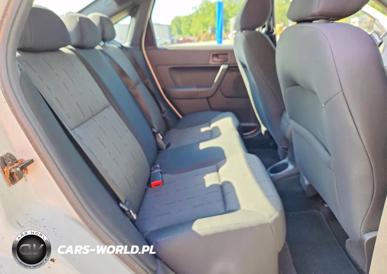 2010 Ford Focus Se VIN:1FAHP3FN0AW294989 - 10