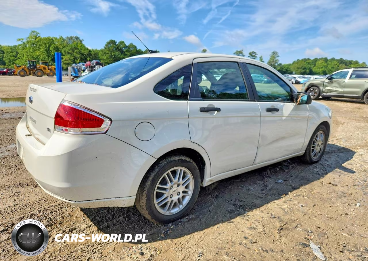 2010 Ford Focus Se VIN:1FAHP3FN0AW294989 - 3