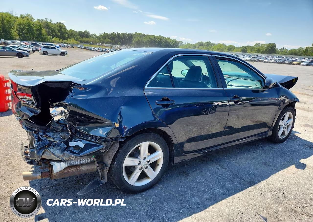 2014 Toyota Camry Se VIN:4T1BF1FK3EU444698 - 3