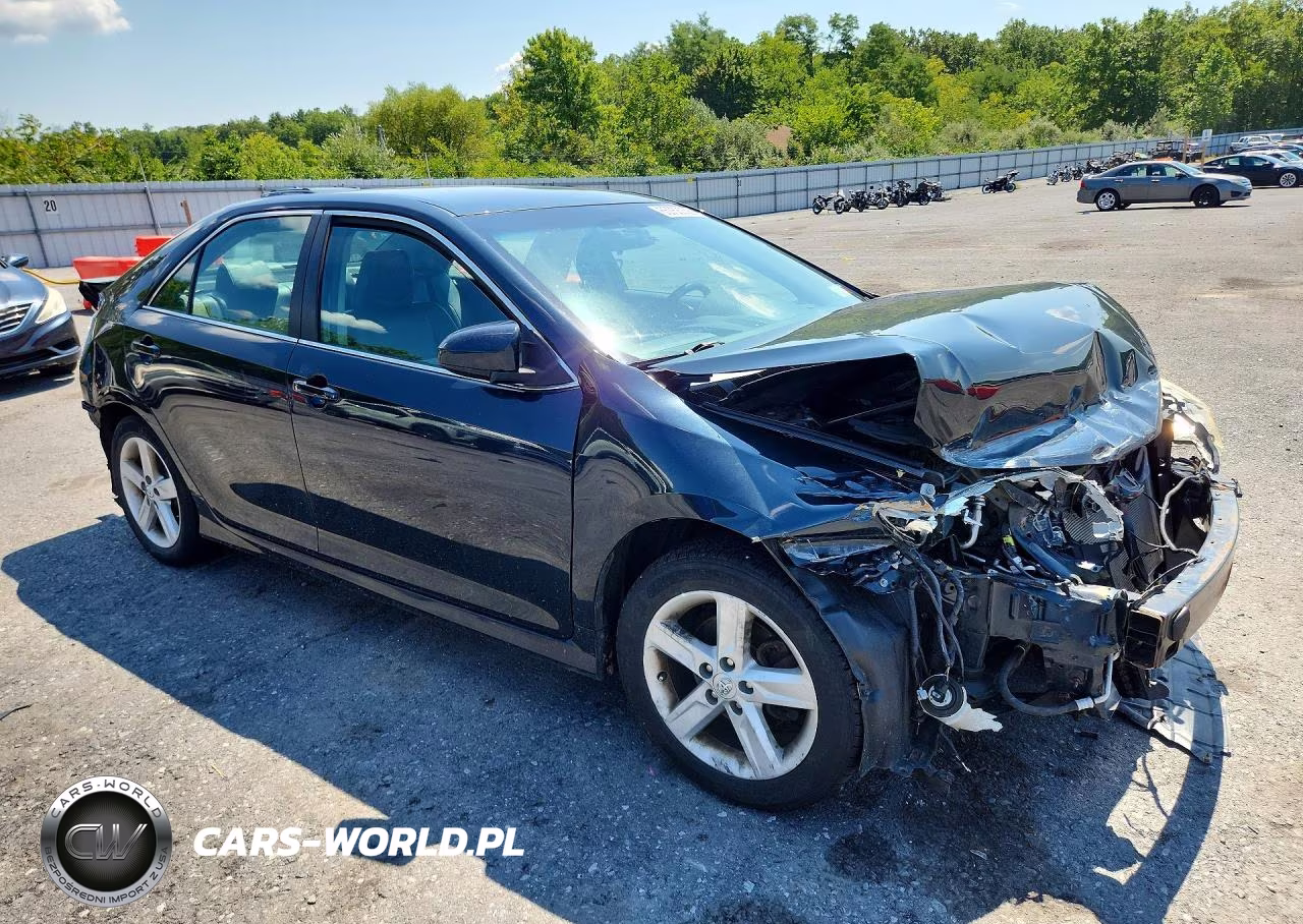 2014 Toyota Camry Se VIN:4T1BF1FK3EU444698 - 4