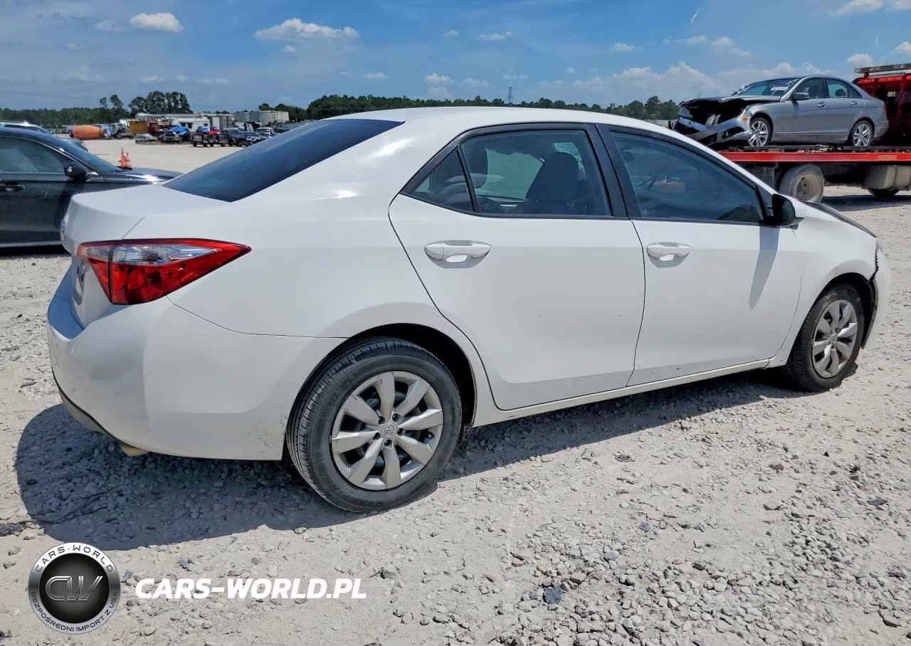 2016 Toyota Corolla Le VIN:5YFBURHE7GP403331 - 3