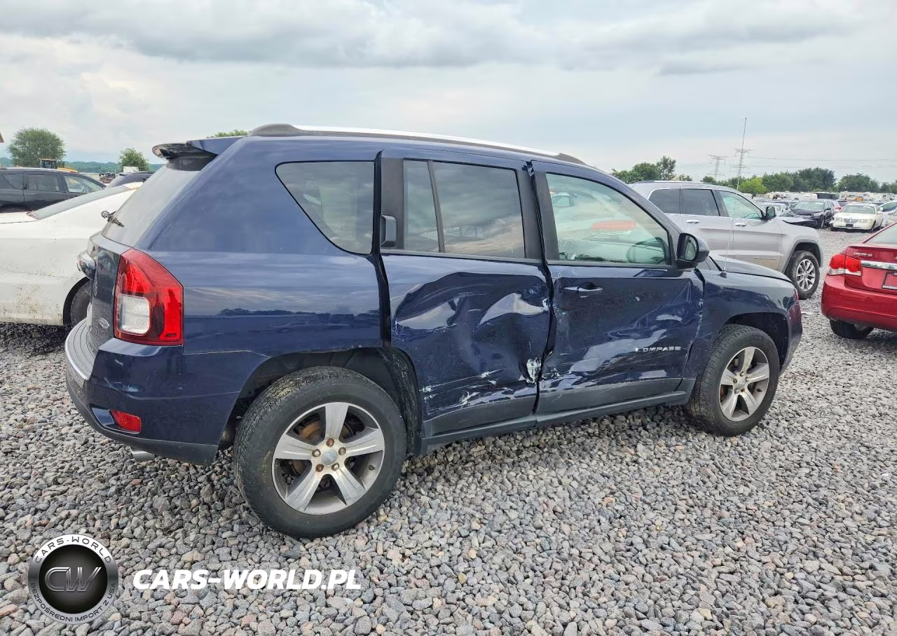 2016 Jeep Compass Latitude VIN:1C4NJDEB4GD738942 - 3